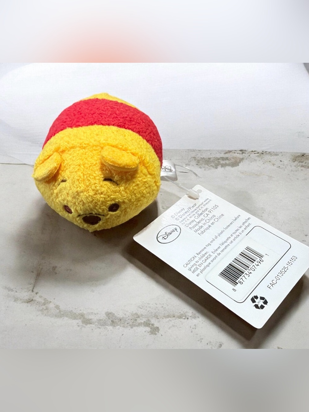 Disney Tsum Tsum Plush Set - Black, Teal, Yellow, Red Accents - Picture 5 of 6